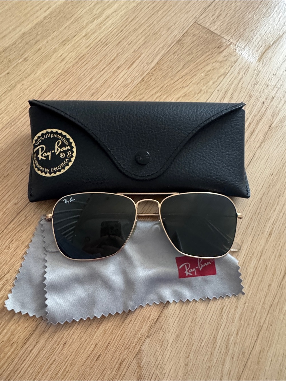 Ray-Ban Men’s Gold Frame Black Lens Aviator Sunglasses